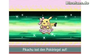 Pikachu bekommt einen PokéRiegel